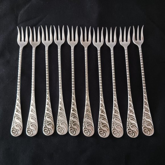 Hello and Welcome to my corner of Poshmark! - Picture 11 of 13